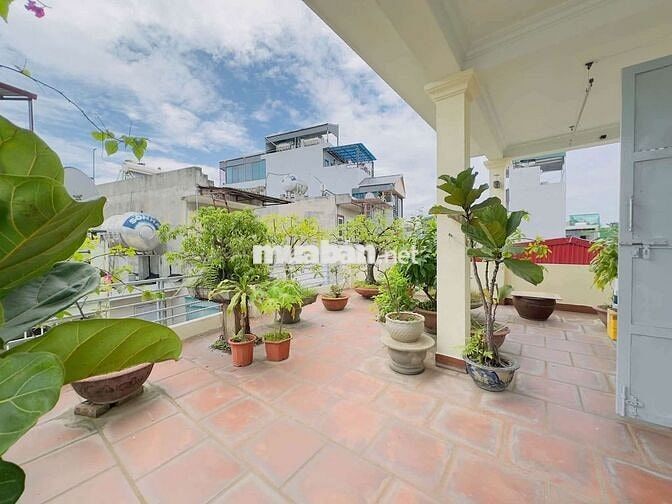 💥 Hiếm Có! Nhà 5PN Nguyễn Văn Cừ 70m - Rộng Đẹp, Giá Chỉ 12 Triệu!
