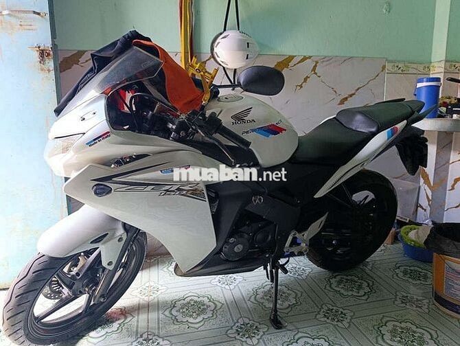 Honda CBR 2014 Trắng-Đen 20000km