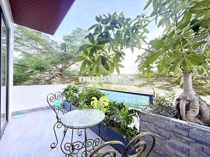 CHO THUÊ NHÀ ĐẸP VIEW NÚI 3 PHÒNG NGỦ FULL NỘI THẤT KHU ĐÔ THỊ MỸ GIA