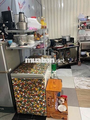 cho thue lại mặt bằng nhiều khách du lich đông đúc