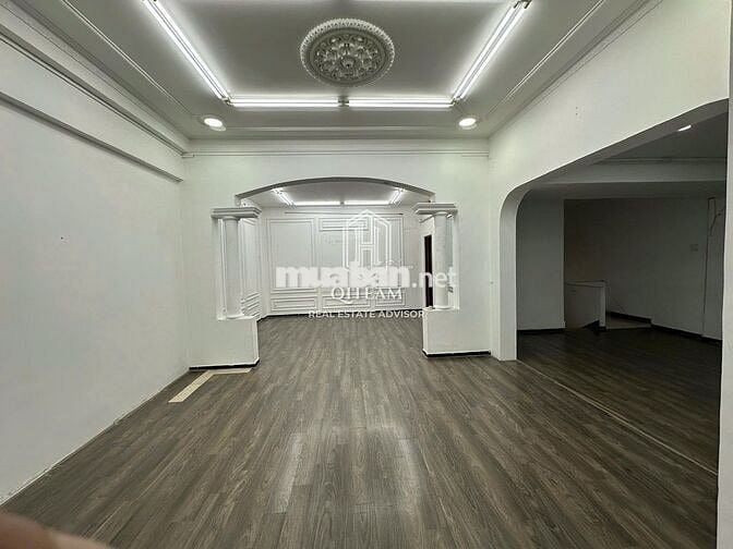MẶT TIỀN HỒ VĂN HUÊ , PHÚ NHUẬN - 10x10m - 4 TẦNG - 45 TRIỆU