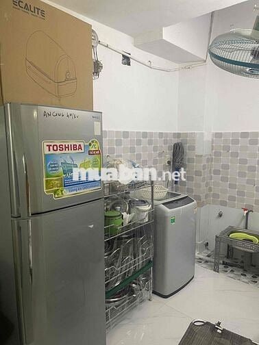 chung cư lầu 2 bàu cát 7, 2 pn 1 vs, nhà đẹp