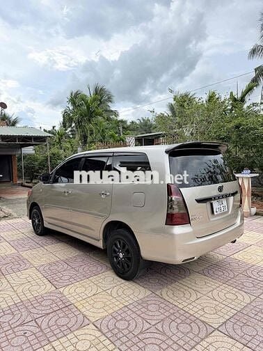 Toyota Innova 2013 Vàng cát