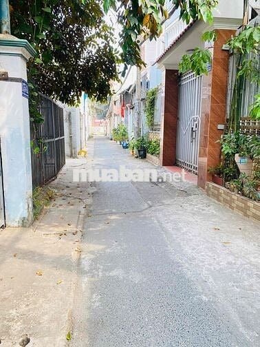 BÁN ĐẤT TẶNG NHÀ - TRỤC PHẠM VĂN ĐỒNG - HẺM Ô TÔ - 100m2 - 4.8 TỶ