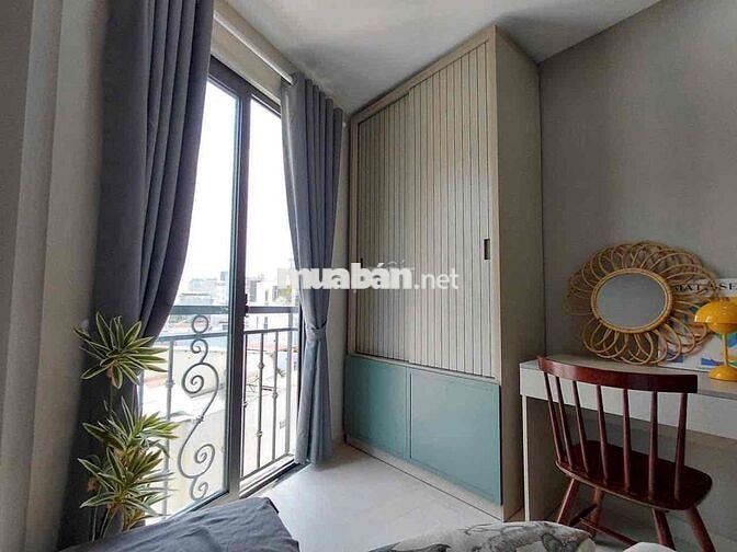 Sắp trống phòng ban công Nơ Trang Long Bình Thạnh có thang máy