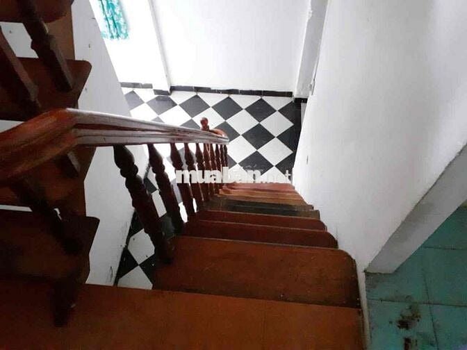 BÁN ĐẤT TẶNG NHÀ - TRỤC PHẠM VĂN ĐỒNG - HẺM Ô TÔ - 100m2 - 4.8 TỶ