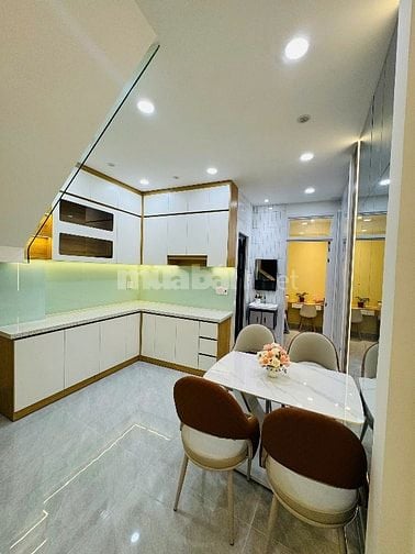 NHÀ ĐẸP - FULL NỘI THẤT - XE 7 CHỖ ĐỖ CỬA - CHỈ 1 CĂN RA MẶT TIỀN 