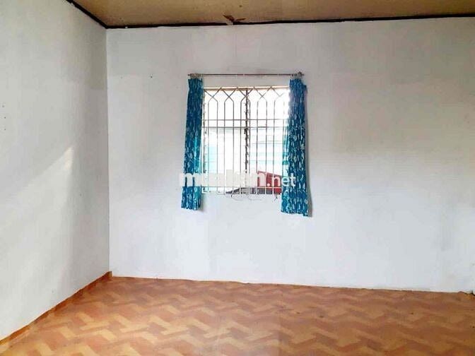 BÁN ĐẤT TẶNG NHÀ - TRỤC PHẠM VĂN ĐỒNG - HẺM Ô TÔ - 100m2 - 4.8 TỶ