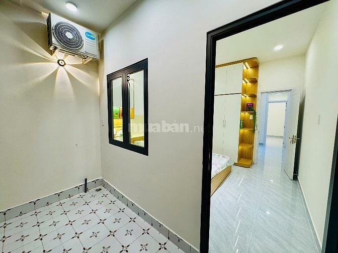NHÀ ĐẸP - FULL NỘI THẤT - XE 7 CHỖ ĐỖ CỬA - CHỈ 1 CĂN RA MẶT TIỀN 