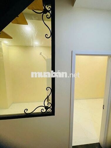 Nhà hẻm xe hơi gần Quốc lộ 13 Hiệp Bình Phước 4 tầng có sân thượng