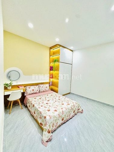 NHÀ ĐẸP - FULL NỘI THẤT - XE 7 CHỖ ĐỖ CỬA - CHỈ 1 CĂN RA MẶT TIỀN 