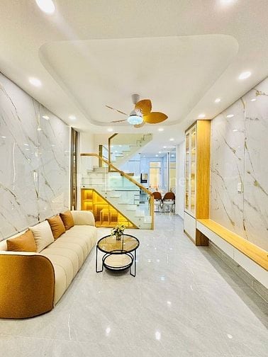 NHÀ ĐẸP - FULL NỘI THẤT - XE 7 CHỖ ĐỖ CỬA - CHỈ 1 CĂN RA MẶT TIỀN 