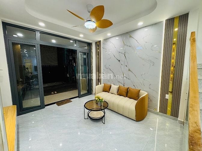 NHÀ ĐẸP - FULL NỘI THẤT - XE 7 CHỖ ĐỖ CỬA - CHỈ 1 CĂN RA MẶT TIỀN 