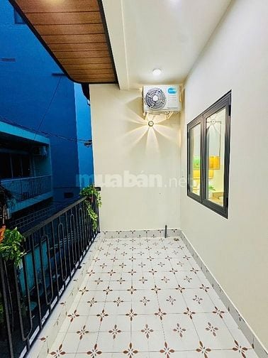 NHÀ ĐẸP - FULL NỘI THẤT - XE 7 CHỖ ĐỖ CỬA - CHỈ 1 CĂN RA MẶT TIỀN 