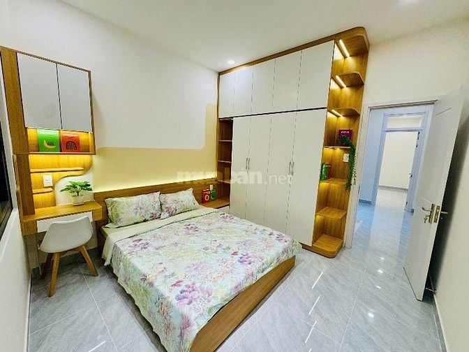 NHÀ ĐẸP - FULL NỘI THẤT - XE 7 CHỖ ĐỖ CỬA - CHỈ 1 CĂN RA MẶT TIỀN 