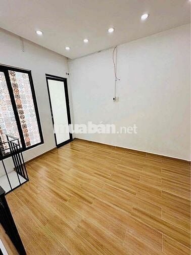 Bán nhà đẹp hẻm xe hơi khu trung tâm Gò Vấp cách E MART 2 5 phút .