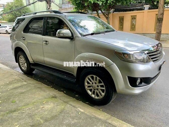 Toyota FORTUNER bản V số tự động đời cuối 2012