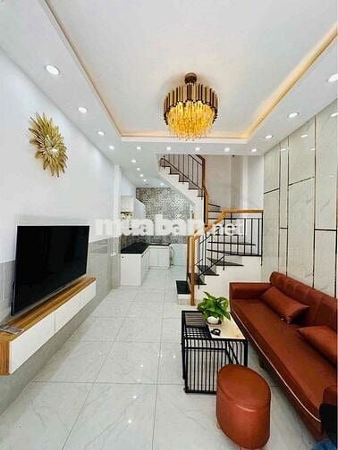 Bán nhà đẹp hẻm xe hơi khu trung tâm Gò Vấp cách E MART 2 5 phút .