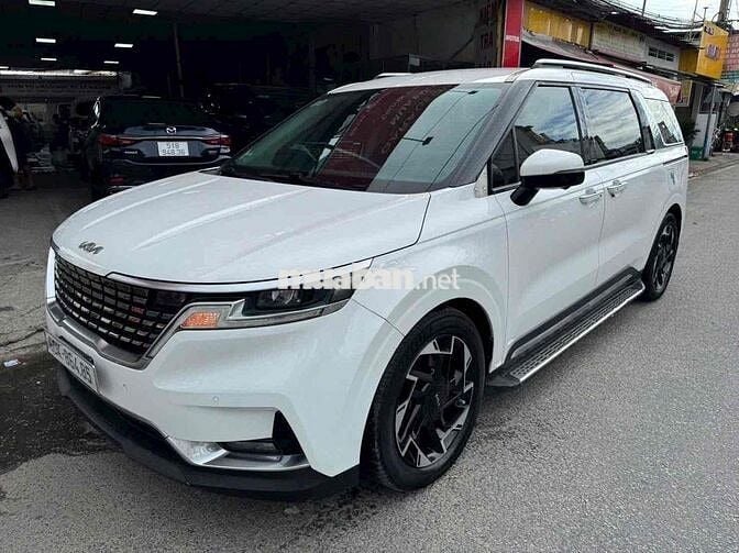 Kia Carnival Premium 2021 màu trắng