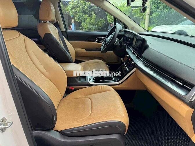 Kia Carnival Premium 2021 màu trắng