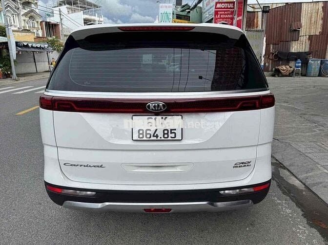 Kia Carnival Premium 2021 màu trắng