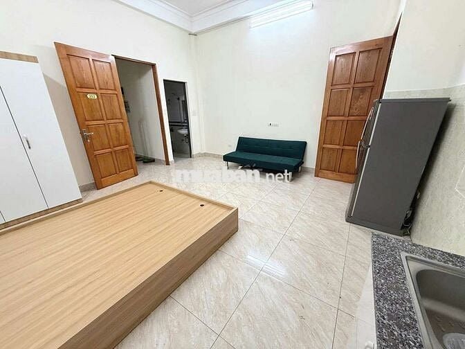 Cho thuê phòng CCMN 6T thang máy - view hồ - Full đồ - Ô tô đỗ cửa