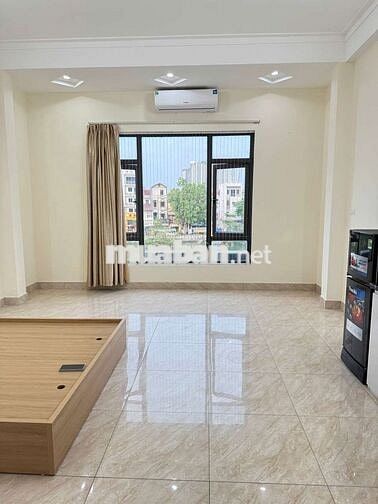 Cho thuê phòng CCMN 6T thang máy - view hồ - Full đồ - Ô tô đỗ cửa