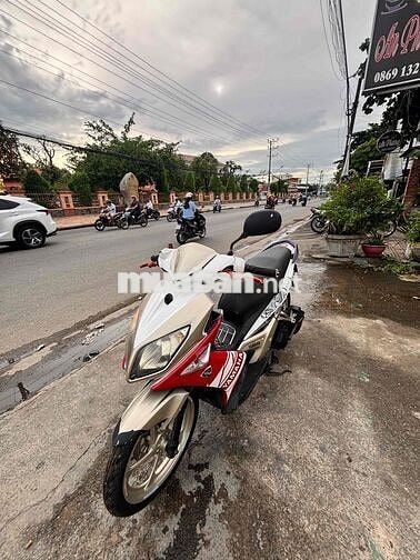 Yamaha Nouvo Đỏ, Trắng, Vàng