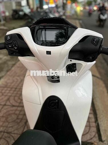 SH Nam đK 06/ 2026 Trắng 1000 km . Mới mua 30 ngay