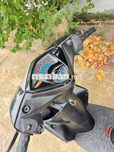 Yamaha Luvias 2011 Đen