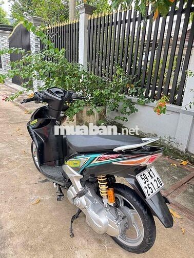 Yamaha Luvias 2011 Đen