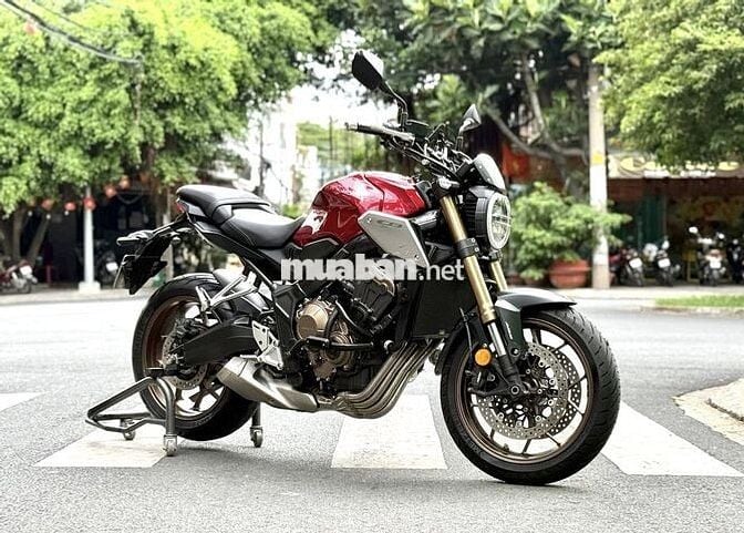 Honda CB650R 2020, biển số thành phố 