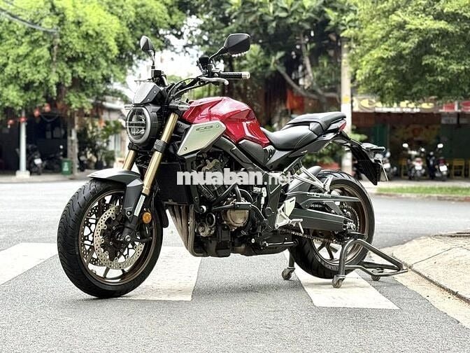 Honda CB650R 2020, biển số thành phố 