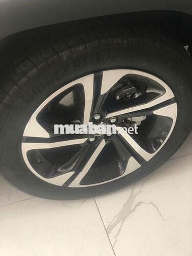 Toyota Yaris Cross 2025 bản xăng 1700km Trắng