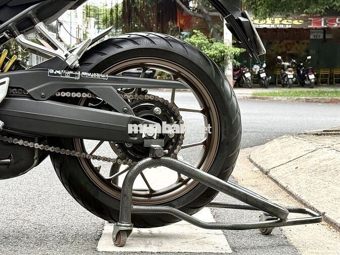 Honda CB650R 2020, biển số thành phố 