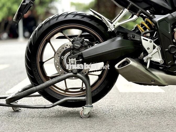 Honda CB650R 2020, biển số thành phố 