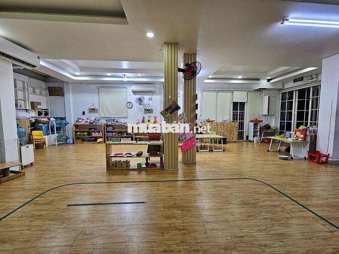 CHO THUÊ NHÀ GÓC 2 MT Hẻm LÊ ĐẠI HÀNH | 200m2 | 4 LẦU | Showroom, Vp