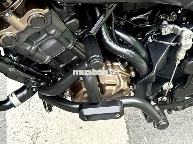 Honda CB650R 2020, biển số thành phố 
