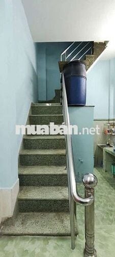 CHO THUÊ NHÀ  1 LẦU  . P 15 Q. 8.