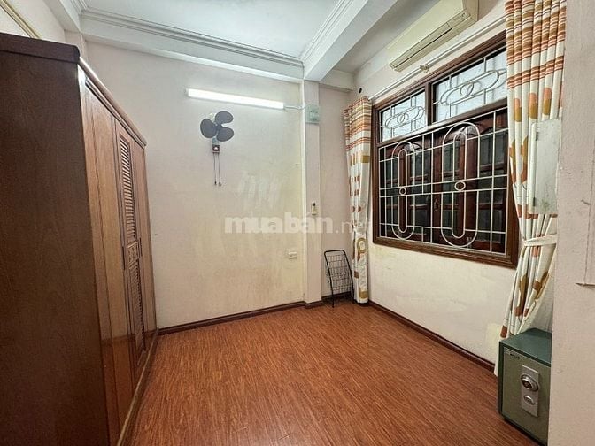 Cho thuê nhà riêng 3 tầng tại ngõ 13 đường Lĩnh Nam, phường Vĩnh Tuy, 
