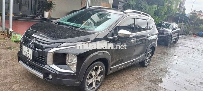 Mitsubishi Xpander Cross Đen