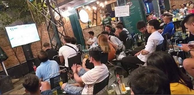 Sang quán Cafe căn góc 9x30 Trần Nhật Duật-Quận 1, đã mở được 9 năm