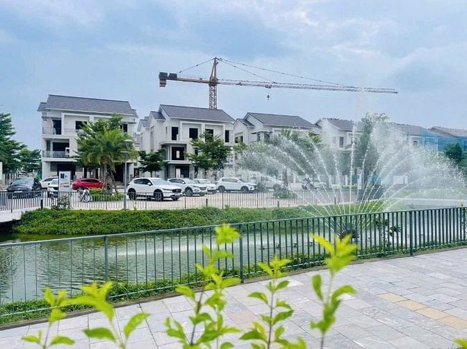 Nhà phố 170m2 đẹp long lanh ngay sát Ninh Hiệp, hàng F0 Chủ Đầu Tư