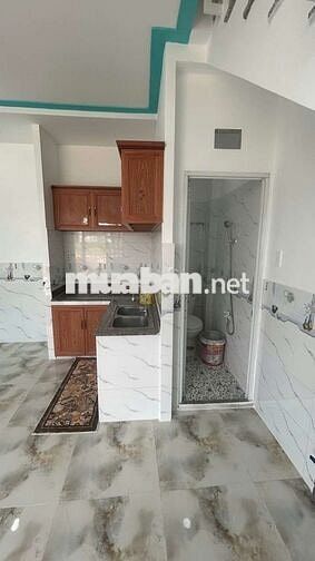 Bán nhà nhỏ 25m2 Xuân Thới Thượng Hóc Môn sơn mới màu xanh ,ở liền