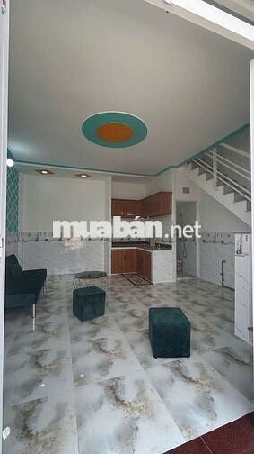 Bán nhà nhỏ 25m2 Xuân Thới Thượng Hóc Môn sơn mới màu xanh ,ở liền