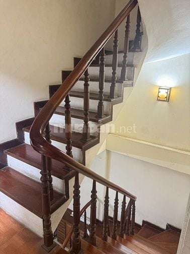 Cho thuê nhà riêng 3 tầng tại ngõ 13 đường Lĩnh Nam, phường Vĩnh Tuy, 
