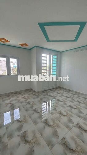 Bán nhà nhỏ 25m2 Xuân Thới Thượng Hóc Môn sơn mới màu xanh ,ở liền