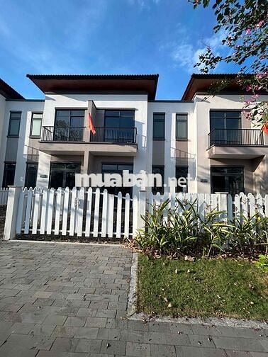 Nhà phố view công viên 4PN, 5 máy lạnh