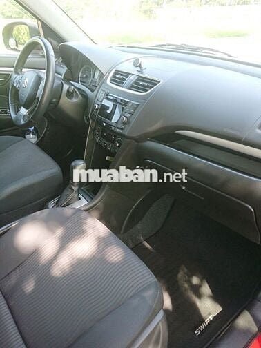 Suzuki Swift 2024 Đỏ Nhật Bản