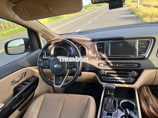 Kia Grand Sedona Đen 77673 km